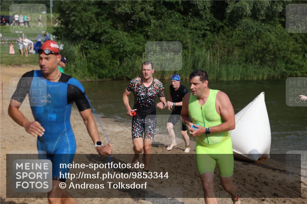21.06.2026 - 29. Vierlanden-Triathlon Andreas Tolksdorf http://msf.ph/oto/9853344 21.06.2026 08:39:21 Schwimmen 3, 32, 155, 166, 212 meine-sportfotos.de
