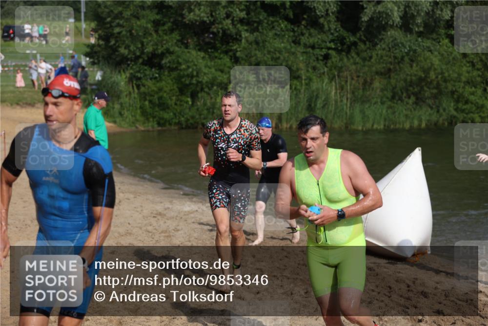 21.06.2026 - 29. Vierlanden-Triathlon Andreas Tolksdorf http://msf.ph/oto/9853346 21.06.2026 08:39:22 Schwimmen 3, 32, 155, 166, 212 meine-sportfotos.de