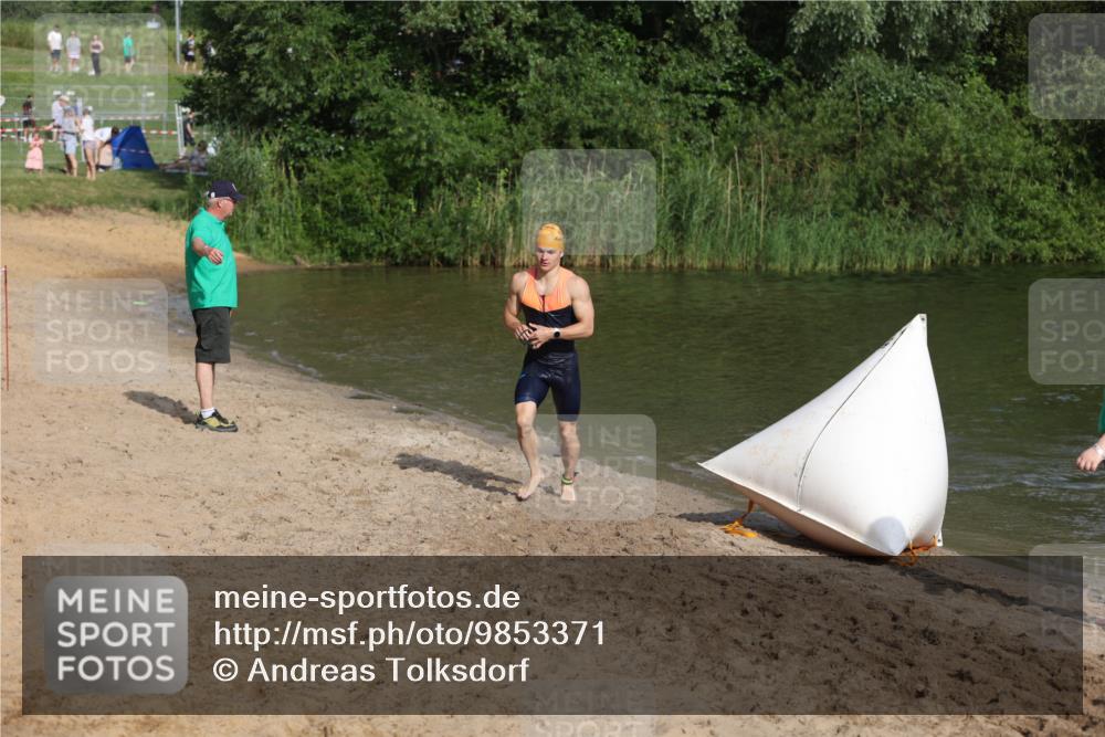 21.06.2026 - 29. Vierlanden-Triathlon Andreas Tolksdorf http://msf.ph/oto/9853371 21.06.2026 08:39:35 Schwimmen 3, 72, 106 meine-sportfotos.de
