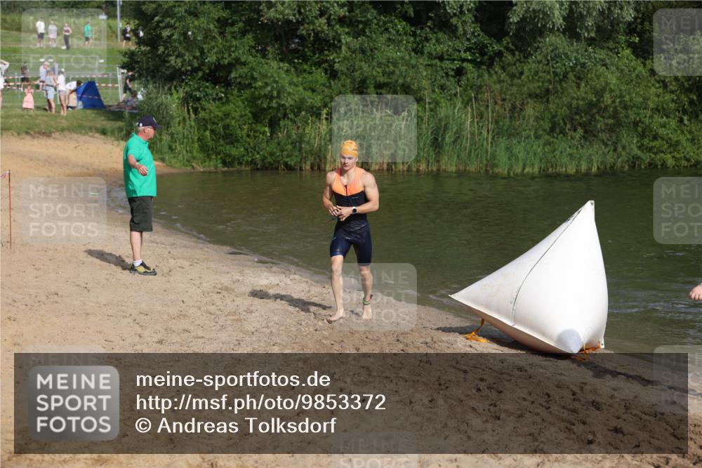 21.06.2026 - 29. Vierlanden-Triathlon Andreas Tolksdorf http://msf.ph/oto/9853372 21.06.2026 08:39:35 Schwimmen 3, 72, 106 meine-sportfotos.de