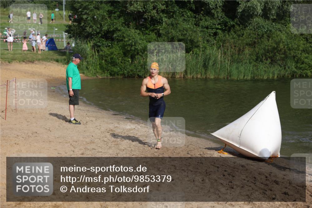 21.06.2026 - 29. Vierlanden-Triathlon Andreas Tolksdorf http://msf.ph/oto/9853379 21.06.2026 08:39:35 Schwimmen 3, 72, 106 meine-sportfotos.de