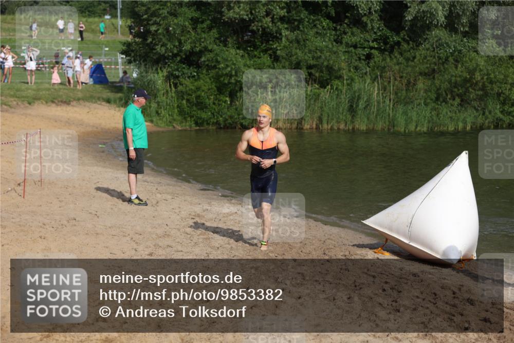 21.06.2026 - 29. Vierlanden-Triathlon Andreas Tolksdorf http://msf.ph/oto/9853382 21.06.2026 08:39:35 Schwimmen 3, 72, 106 meine-sportfotos.de