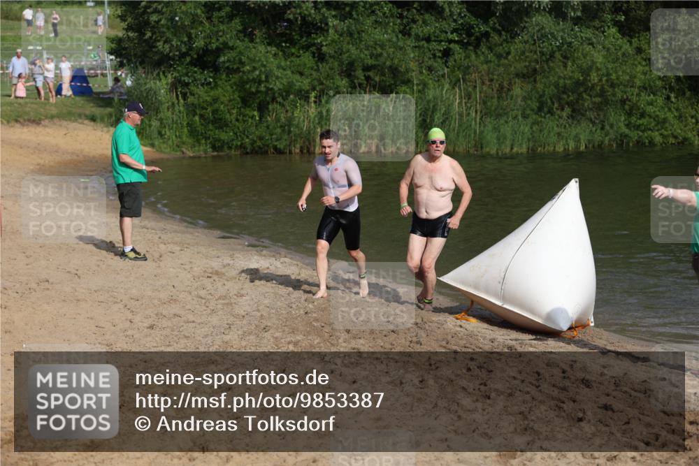 21.06.2026 - 29. Vierlanden-Triathlon Andreas Tolksdorf http://msf.ph/oto/9853387 21.06.2026 08:39:42 Schwimmen 72, 103 meine-sportfotos.de