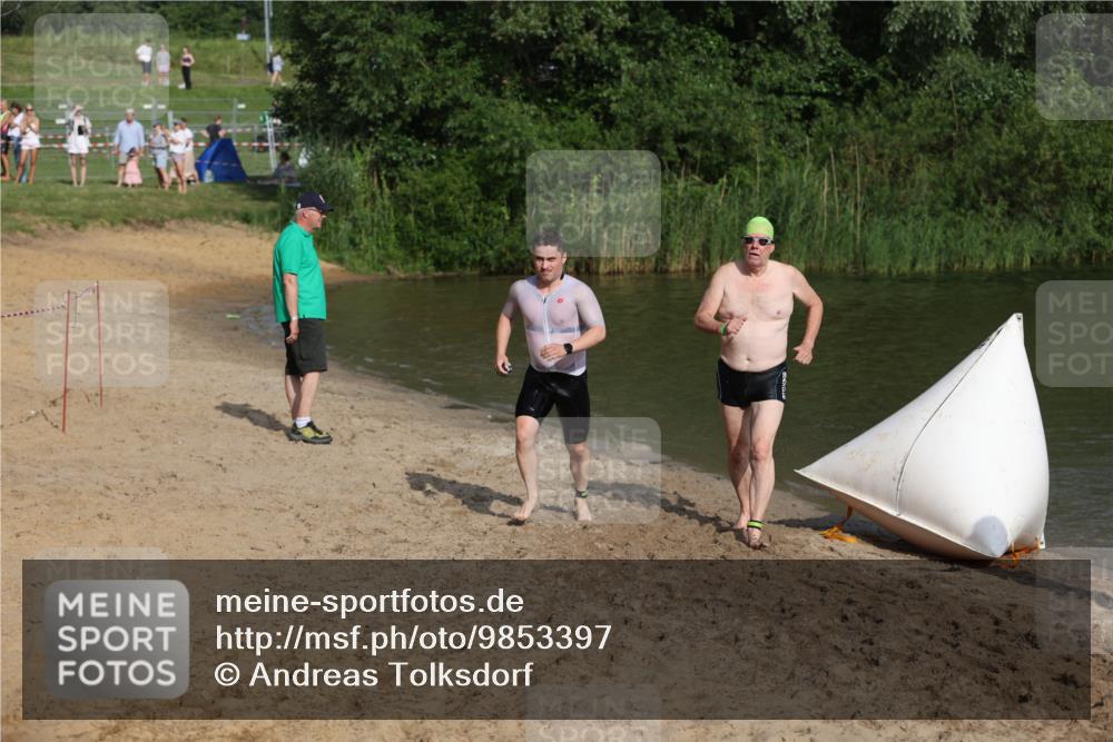 21.06.2026 - 29. Vierlanden-Triathlon Andreas Tolksdorf http://msf.ph/oto/9853397 21.06.2026 08:39:42 Schwimmen 72, 103 meine-sportfotos.de