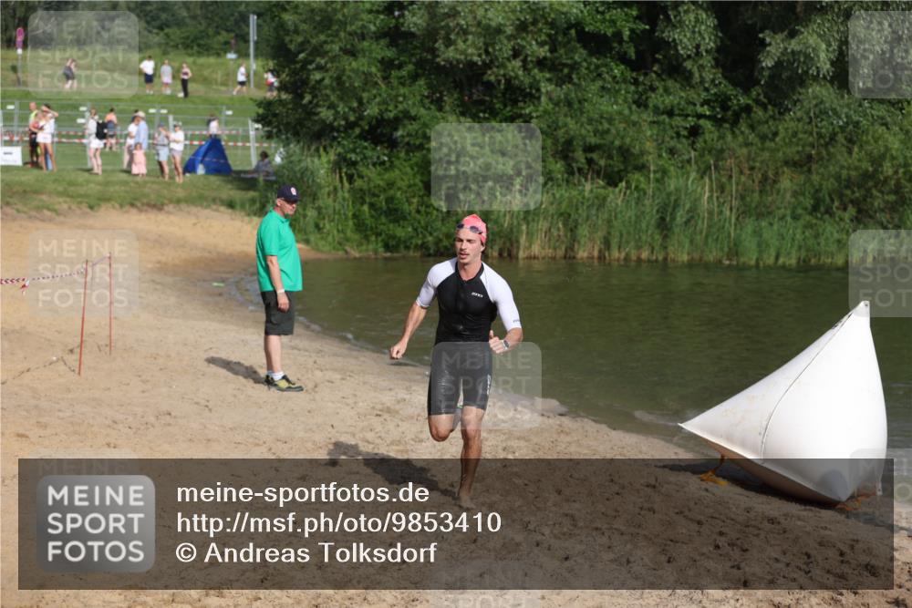 21.06.2026 - 29. Vierlanden-Triathlon Andreas Tolksdorf http://msf.ph/oto/9853410 21.06.2026 08:39:51 Schwimmen 7, 72, 103 meine-sportfotos.de
