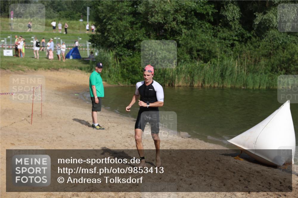 21.06.2026 - 29. Vierlanden-Triathlon Andreas Tolksdorf http://msf.ph/oto/9853413 21.06.2026 08:39:51 Schwimmen 7, 72, 103 meine-sportfotos.de