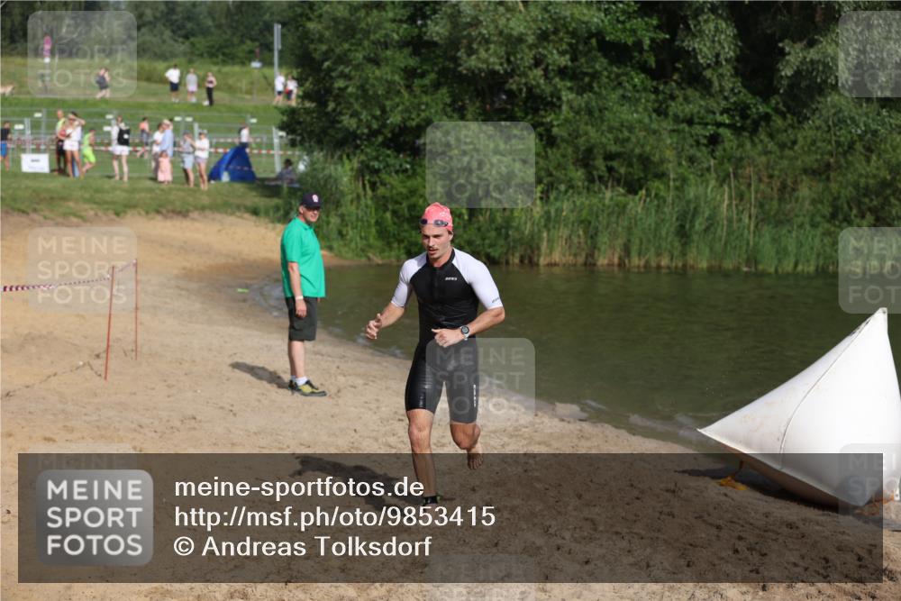 21.06.2026 - 29. Vierlanden-Triathlon Andreas Tolksdorf http://msf.ph/oto/9853415 21.06.2026 08:39:51 Schwimmen 7, 72, 103 meine-sportfotos.de