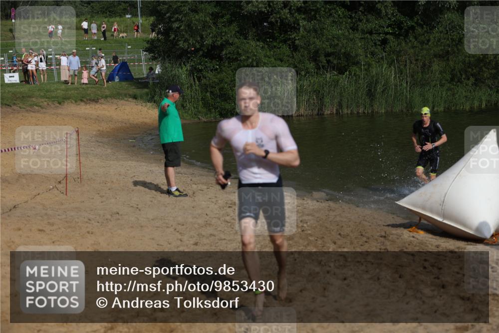 21.06.2026 - 29. Vierlanden-Triathlon Andreas Tolksdorf http://msf.ph/oto/9853430 21.06.2026 08:40:01 Schwimmen 7, 21, 55, 78, 109 meine-sportfotos.de