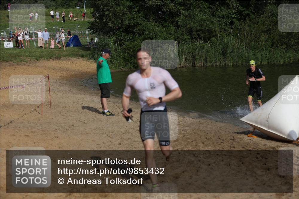 21.06.2026 - 29. Vierlanden-Triathlon Andreas Tolksdorf http://msf.ph/oto/9853432 21.06.2026 08:40:01 Schwimmen 7, 21, 55, 78, 109 meine-sportfotos.de