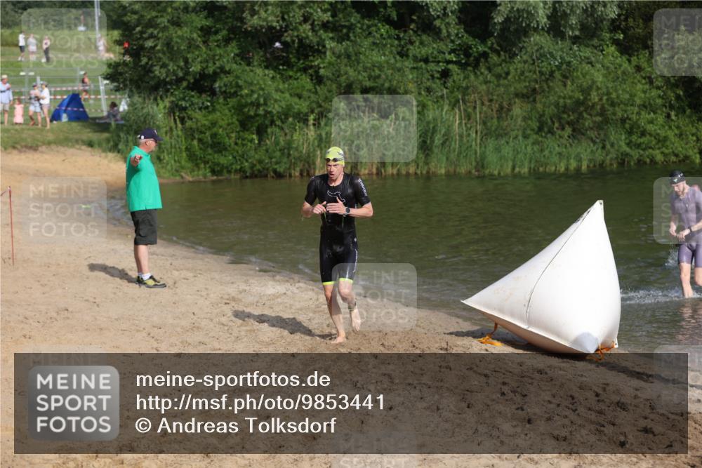 21.06.2026 - 29. Vierlanden-Triathlon Andreas Tolksdorf http://msf.ph/oto/9853441 21.06.2026 08:40:03 Schwimmen 7, 21, 55, 78, 109 meine-sportfotos.de