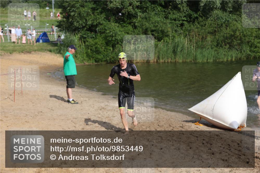 21.06.2026 - 29. Vierlanden-Triathlon Andreas Tolksdorf http://msf.ph/oto/9853449 21.06.2026 08:40:04 Schwimmen 7, 21, 55, 78, 109 meine-sportfotos.de