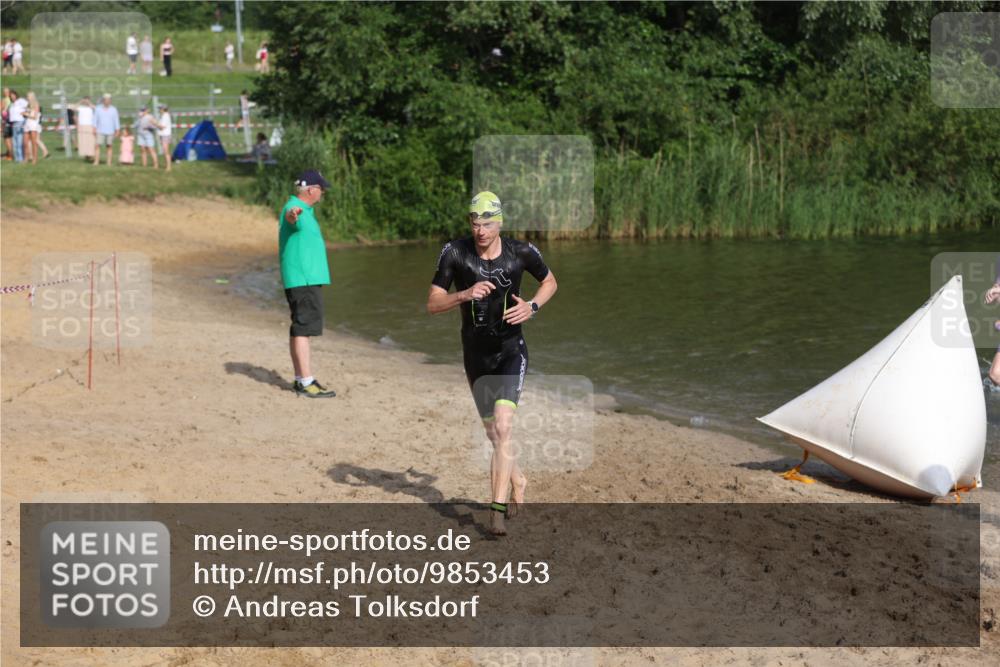 21.06.2026 - 29. Vierlanden-Triathlon Andreas Tolksdorf http://msf.ph/oto/9853453 21.06.2026 08:40:04 Schwimmen 7, 21, 55, 78, 109 meine-sportfotos.de
