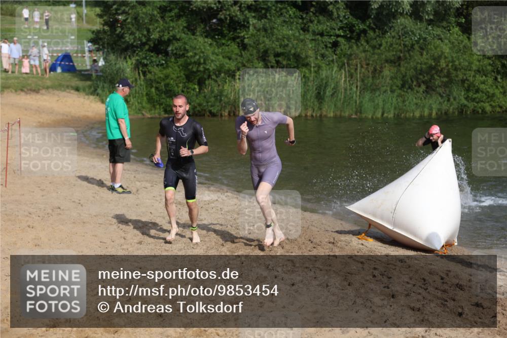 21.06.2026 - 29. Vierlanden-Triathlon Andreas Tolksdorf http://msf.ph/oto/9853454 21.06.2026 08:40:09 Schwimmen 21, 51, 55, 78, 109 meine-sportfotos.de
