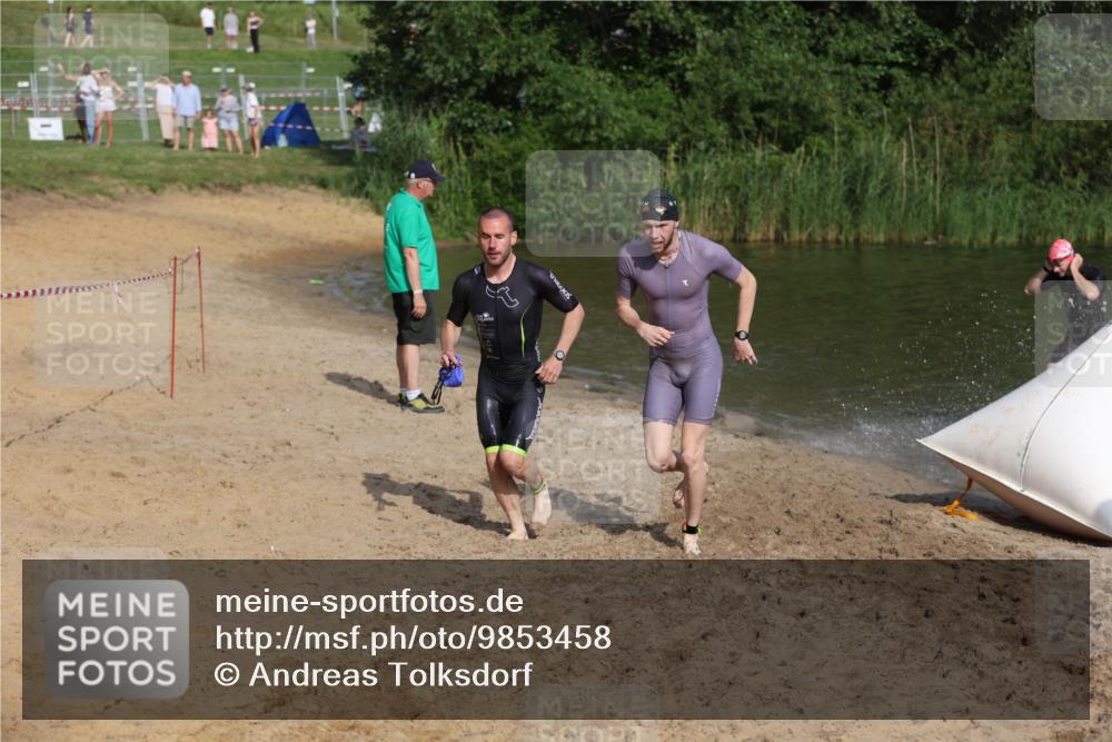 21.06.2026 - 29. Vierlanden-Triathlon Andreas Tolksdorf http://msf.ph/oto/9853458 21.06.2026 08:40:09 Schwimmen 21, 51, 55, 78, 109 meine-sportfotos.de