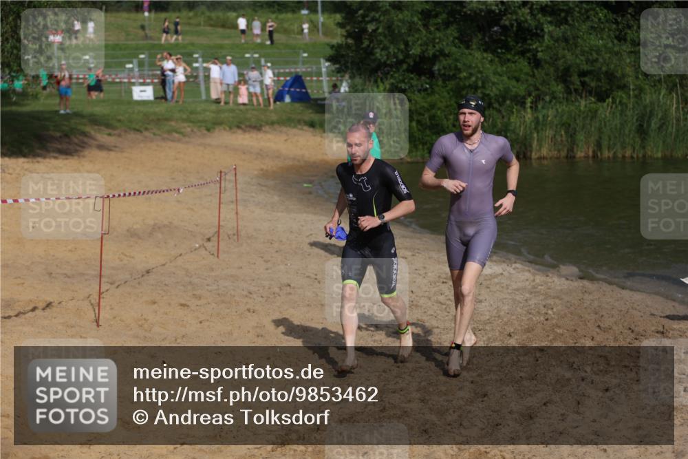 21.06.2026 - 29. Vierlanden-Triathlon Andreas Tolksdorf http://msf.ph/oto/9853462 21.06.2026 08:40:09 Schwimmen 21, 51, 55, 78, 109 meine-sportfotos.de