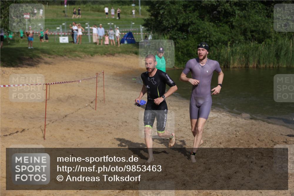 21.06.2026 - 29. Vierlanden-Triathlon Andreas Tolksdorf http://msf.ph/oto/9853463 21.06.2026 08:40:09 Schwimmen 21, 51, 55, 78, 109 meine-sportfotos.de