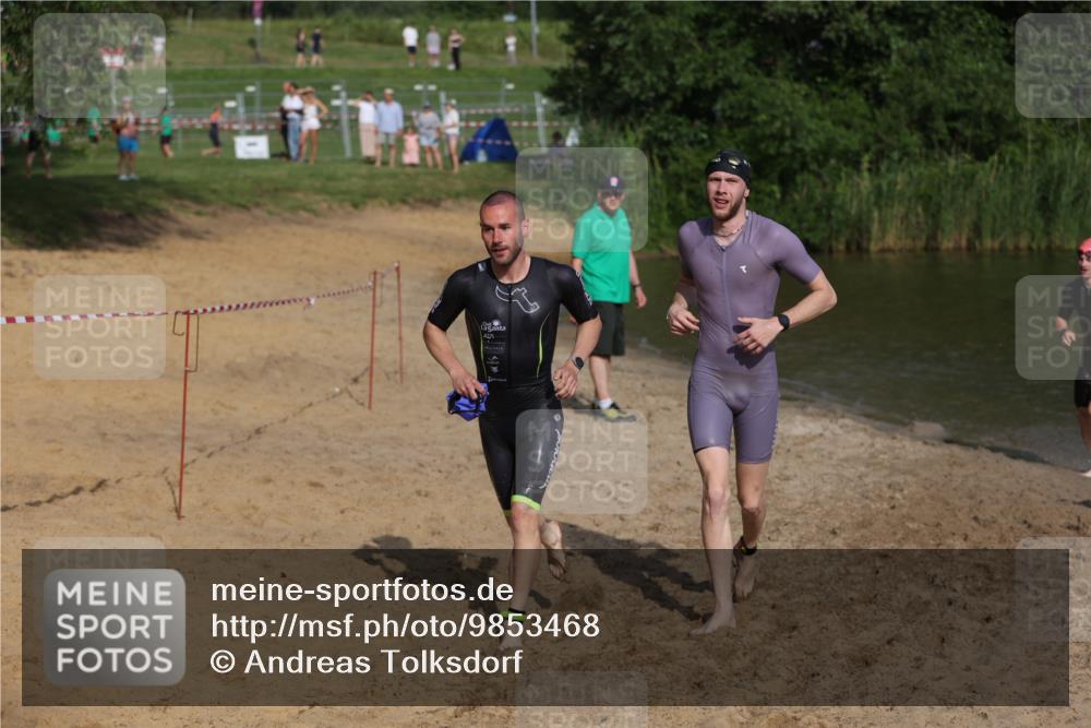 21.06.2026 - 29. Vierlanden-Triathlon Andreas Tolksdorf http://msf.ph/oto/9853468 21.06.2026 08:40:10 Schwimmen 51, 55, 78, 109 meine-sportfotos.de