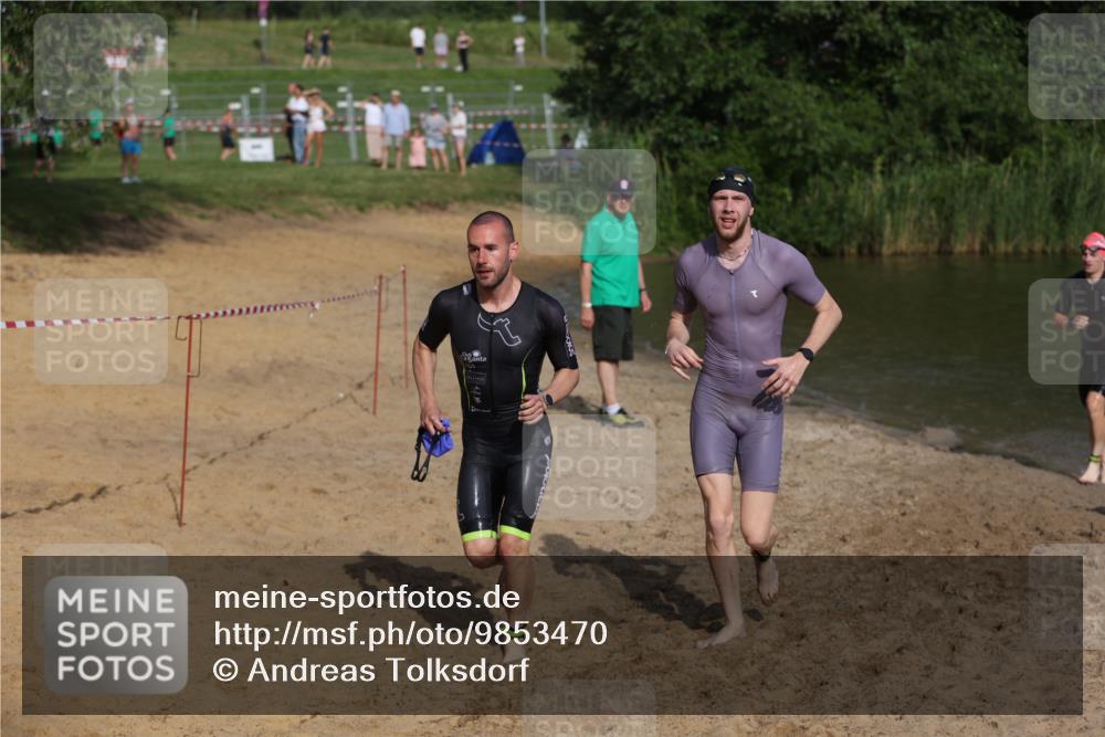 21.06.2026 - 29. Vierlanden-Triathlon Andreas Tolksdorf http://msf.ph/oto/9853470 21.06.2026 08:40:10 Schwimmen 51, 55, 78, 109 meine-sportfotos.de