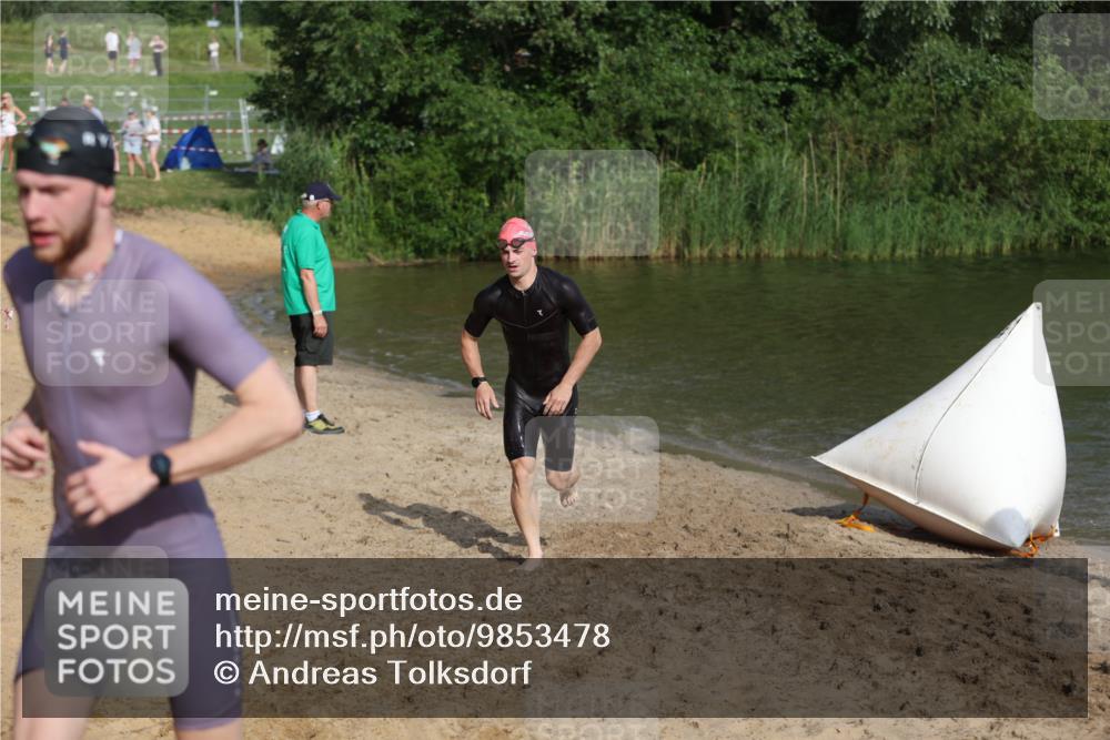21.06.2026 - 29. Vierlanden-Triathlon Andreas Tolksdorf http://msf.ph/oto/9853478 21.06.2026 08:40:12 Schwimmen 51, 55, 78, 109 meine-sportfotos.de