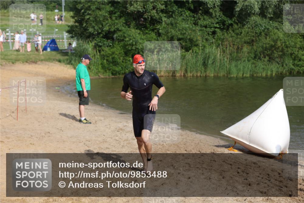 21.06.2026 - 29. Vierlanden-Triathlon Andreas Tolksdorf http://msf.ph/oto/9853488 21.06.2026 08:40:20 Schwimmen 51 meine-sportfotos.de