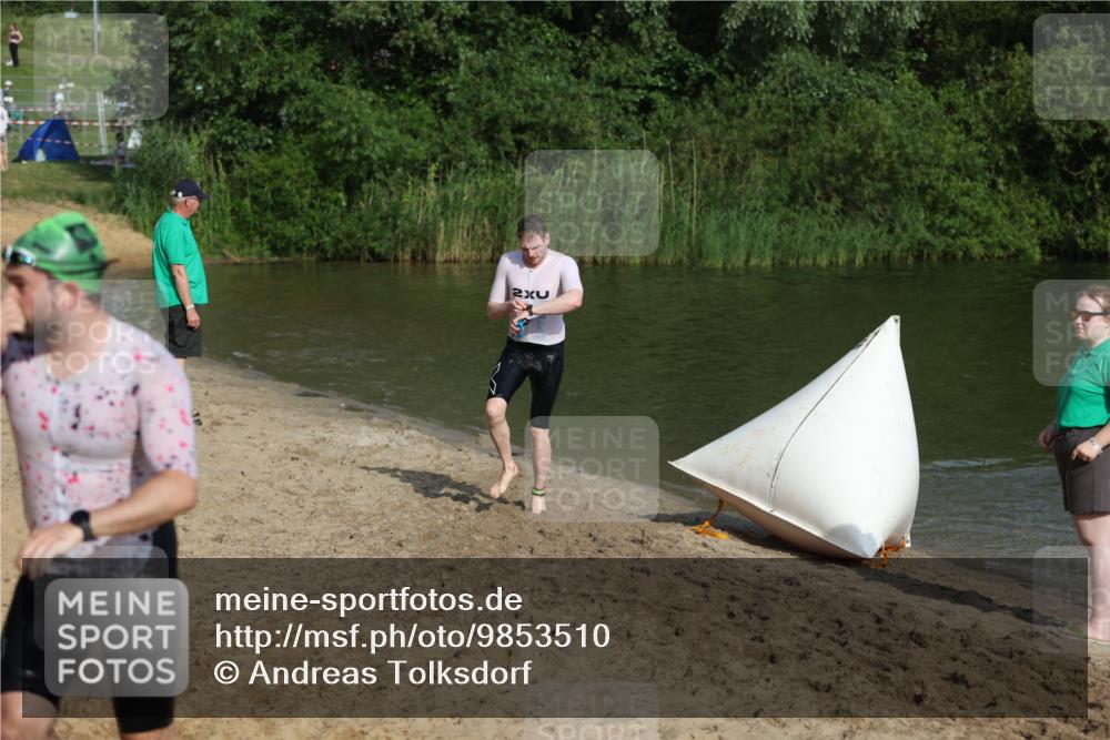 21.06.2026 - 29. Vierlanden-Triathlon Andreas Tolksdorf http://msf.ph/oto/9853510 21.06.2026 08:40:49 Schwimmen 18, 164 meine-sportfotos.de