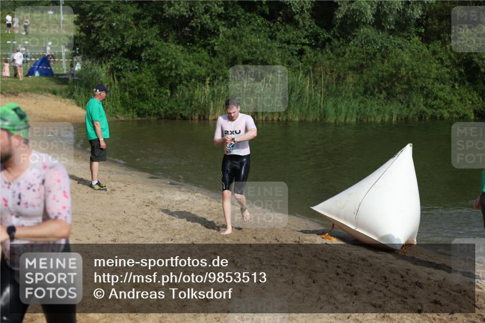 21.06.2026 - 29. Vierlanden-Triathlon Andreas Tolksdorf http://msf.ph/oto/9853513 21.06.2026 08:40:50 Schwimmen 18, 129, 164 meine-sportfotos.de