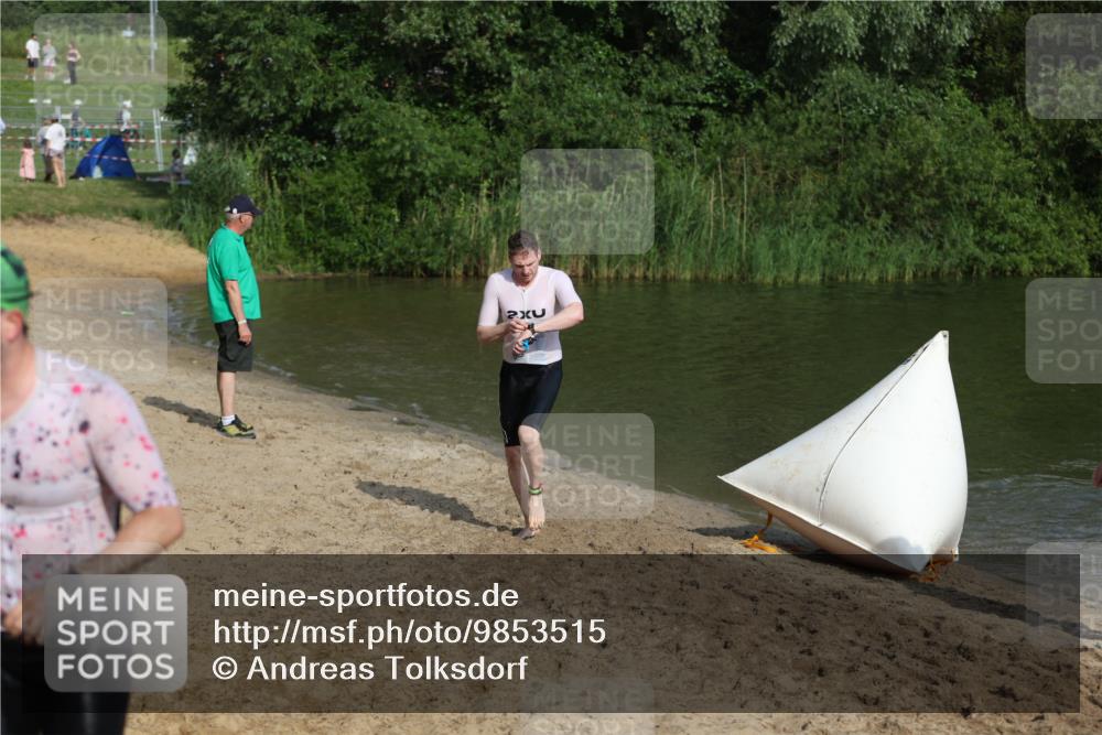 21.06.2026 - 29. Vierlanden-Triathlon Andreas Tolksdorf http://msf.ph/oto/9853515 21.06.2026 08:40:50 Schwimmen 18, 129, 164 meine-sportfotos.de