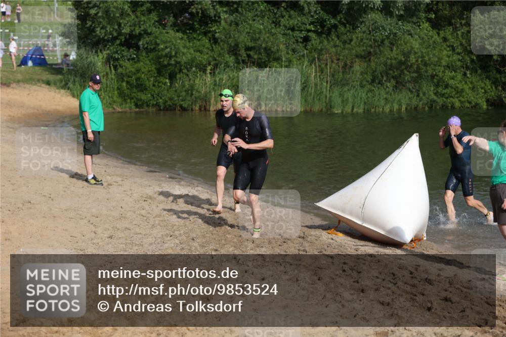 21.06.2026 - 29. Vierlanden-Triathlon Andreas Tolksdorf http://msf.ph/oto/9853524 21.06.2026 08:41:00 Schwimmen 99, 129, 132 meine-sportfotos.de