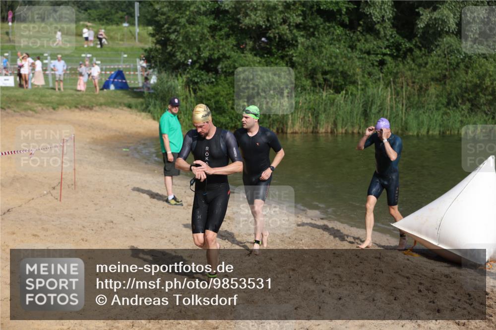 21.06.2026 - 29. Vierlanden-Triathlon Andreas Tolksdorf http://msf.ph/oto/9853531 21.06.2026 08:41:01 Schwimmen 99, 129, 132 meine-sportfotos.de