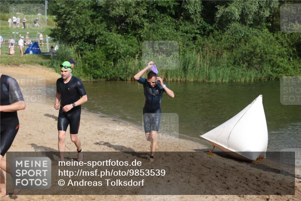 21.06.2026 - 29. Vierlanden-Triathlon Andreas Tolksdorf http://msf.ph/oto/9853539 21.06.2026 08:41:02 Schwimmen 99, 129, 132 meine-sportfotos.de