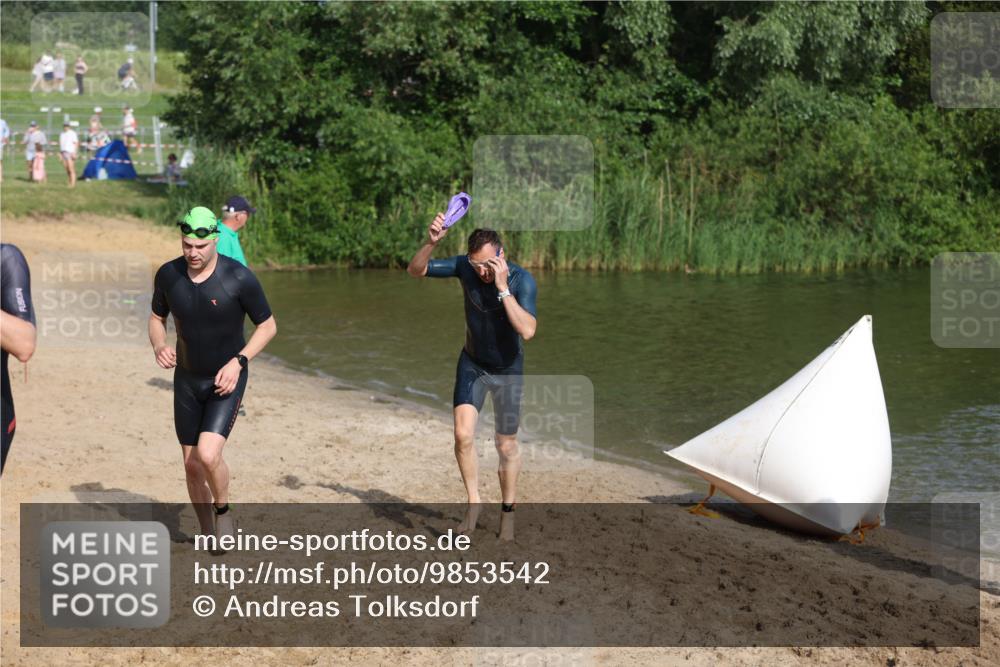 21.06.2026 - 29. Vierlanden-Triathlon Andreas Tolksdorf http://msf.ph/oto/9853542 21.06.2026 08:41:03 Schwimmen 99, 129, 132 meine-sportfotos.de