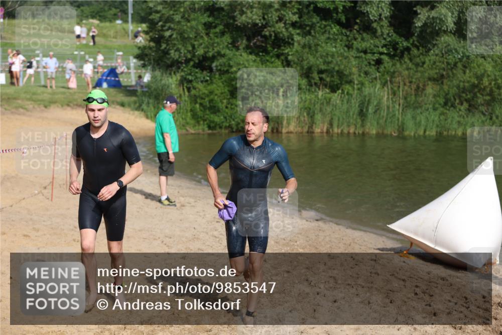 21.06.2026 - 29. Vierlanden-Triathlon Andreas Tolksdorf http://msf.ph/oto/9853547 21.06.2026 08:41:04 Schwimmen 99, 129, 132 meine-sportfotos.de