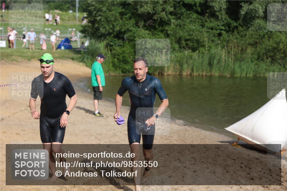 21.06.2026 - 29. Vierlanden-Triathlon Andreas Tolksdorf http://msf.ph/oto/9853550 21.06.2026 08:41:04 Schwimmen 99, 129, 132 meine-sportfotos.de