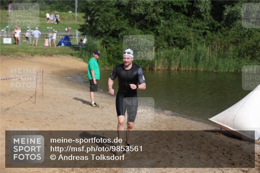 21.06.2026 - 29. Vierlanden-Triathlon Andreas Tolksdorf http://msf.ph/oto/9853561 21.06.2026 08:41:20 Schwimmen 14, 145 meine-sportfotos.de