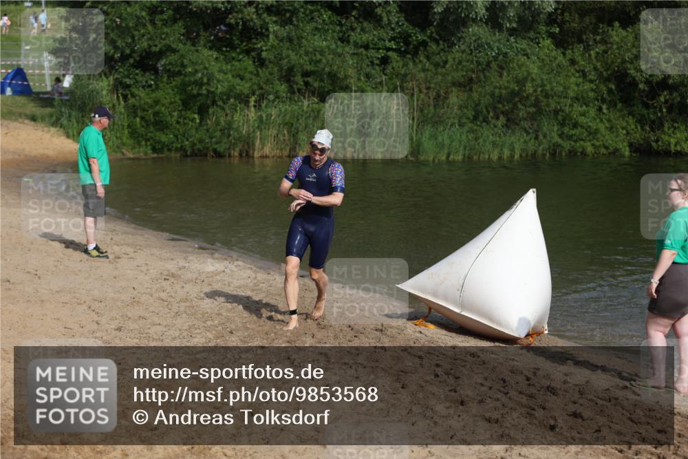 21.06.2026 - 29. Vierlanden-Triathlon Andreas Tolksdorf http://msf.ph/oto/9853568 21.06.2026 08:41:23 Schwimmen 14, 145 meine-sportfotos.de