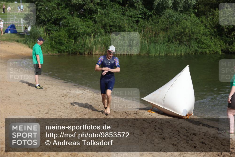 21.06.2026 - 29. Vierlanden-Triathlon Andreas Tolksdorf http://msf.ph/oto/9853572 21.06.2026 08:41:23 Schwimmen 14, 145 meine-sportfotos.de