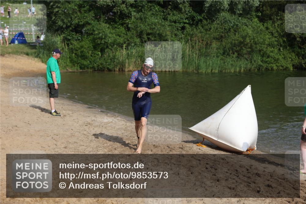 21.06.2026 - 29. Vierlanden-Triathlon Andreas Tolksdorf http://msf.ph/oto/9853573 21.06.2026 08:41:23 Schwimmen 14, 145 meine-sportfotos.de