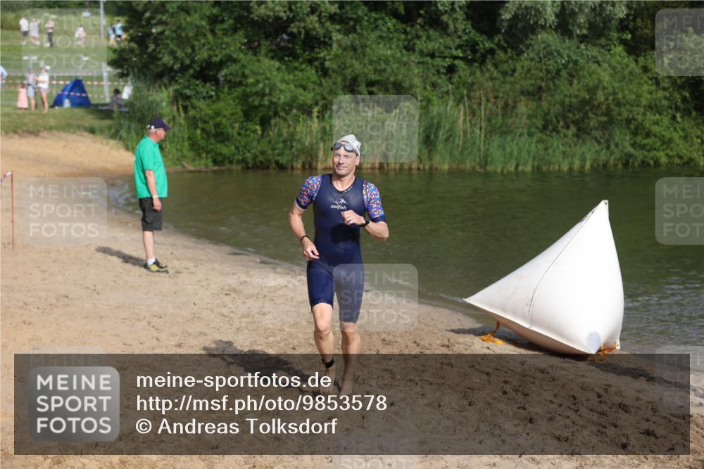 21.06.2026 - 29. Vierlanden-Triathlon Andreas Tolksdorf http://msf.ph/oto/9853578 21.06.2026 08:41:24 Schwimmen 14, 145 meine-sportfotos.de