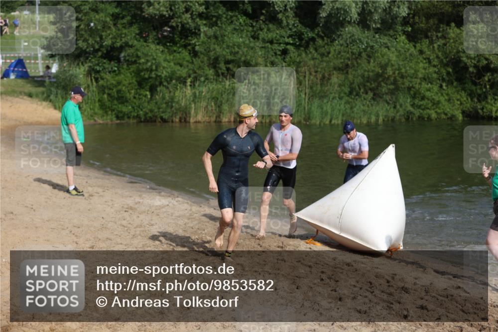 21.06.2026 - 29. Vierlanden-Triathlon Andreas Tolksdorf http://msf.ph/oto/9853582 21.06.2026 08:41:57 Schwimmen 38, 62, 67 meine-sportfotos.de