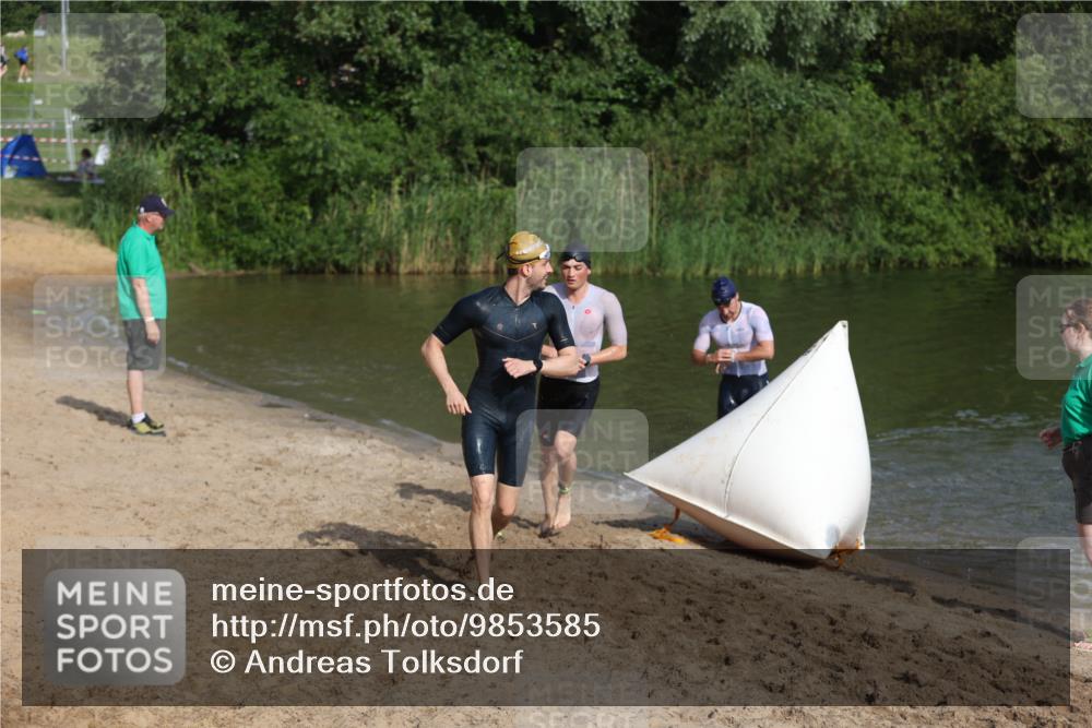 21.06.2026 - 29. Vierlanden-Triathlon Andreas Tolksdorf http://msf.ph/oto/9853585 21.06.2026 08:41:57 Schwimmen 38, 62, 67 meine-sportfotos.de