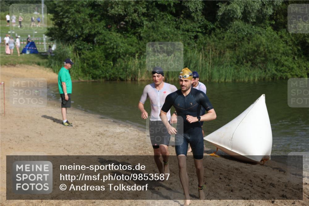 21.06.2026 - 29. Vierlanden-Triathlon Andreas Tolksdorf http://msf.ph/oto/9853587 21.06.2026 08:41:58 Schwimmen 38, 62, 67 meine-sportfotos.de