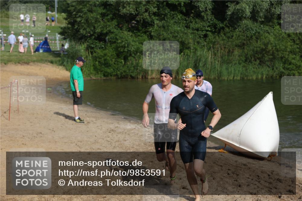 21.06.2026 - 29. Vierlanden-Triathlon Andreas Tolksdorf http://msf.ph/oto/9853591 21.06.2026 08:41:58 Schwimmen 38, 62, 67 meine-sportfotos.de