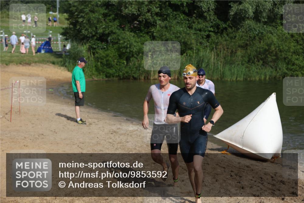 21.06.2026 - 29. Vierlanden-Triathlon Andreas Tolksdorf http://msf.ph/oto/9853592 21.06.2026 08:41:58 Schwimmen 38, 62, 67 meine-sportfotos.de