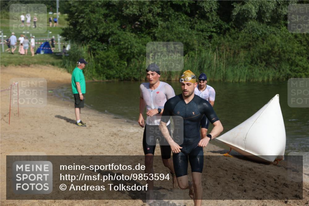 21.06.2026 - 29. Vierlanden-Triathlon Andreas Tolksdorf http://msf.ph/oto/9853594 21.06.2026 08:41:58 Schwimmen 38, 62, 67 meine-sportfotos.de
