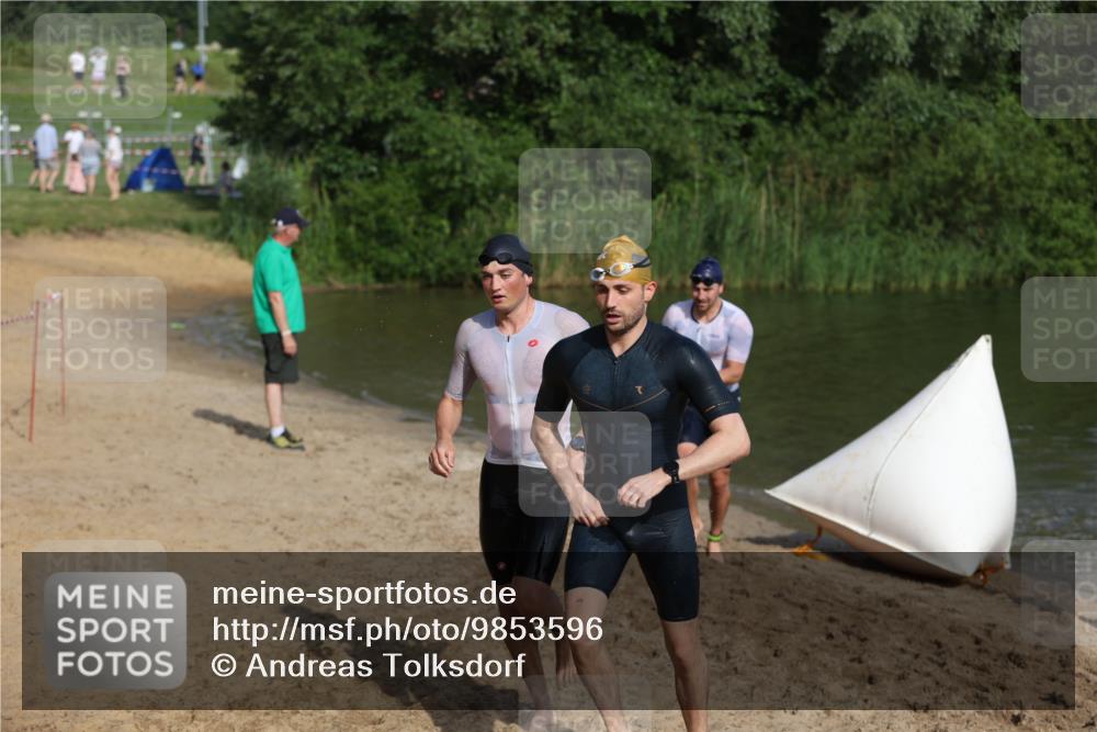 21.06.2026 - 29. Vierlanden-Triathlon Andreas Tolksdorf http://msf.ph/oto/9853596 21.06.2026 08:41:59 Schwimmen 38, 62, 67 meine-sportfotos.de