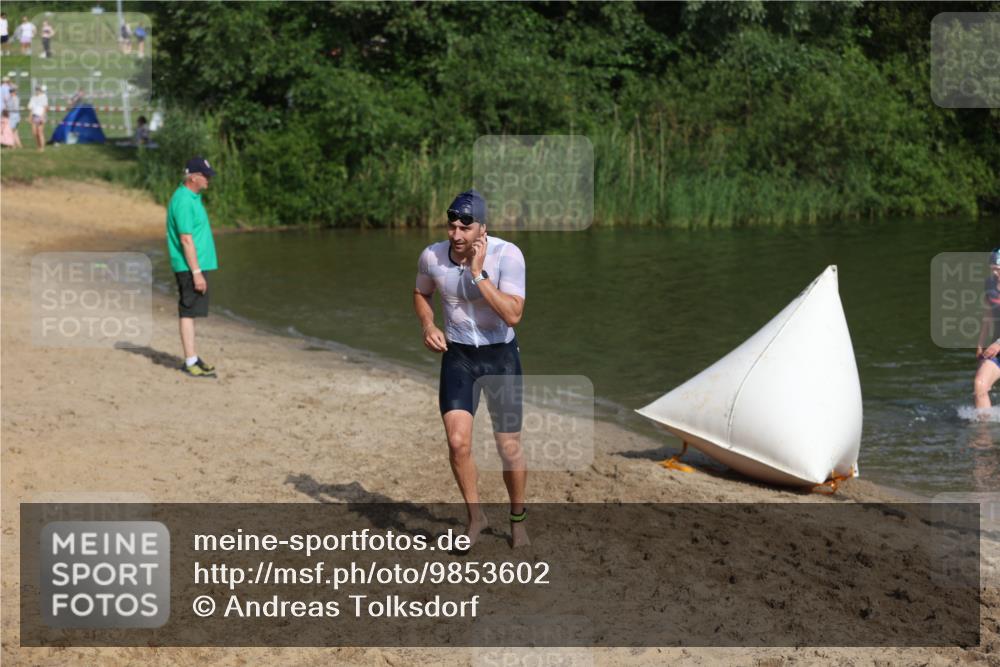 21.06.2026 - 29. Vierlanden-Triathlon Andreas Tolksdorf http://msf.ph/oto/9853602 21.06.2026 08:42:00 Schwimmen 38, 62, 67 meine-sportfotos.de