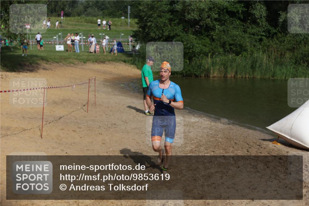 21.06.2026 - 29. Vierlanden-Triathlon Andreas Tolksdorf http://msf.ph/oto/9853619 21.06.2026 08:42:28 Schwimmen 43, 148 meine-sportfotos.de