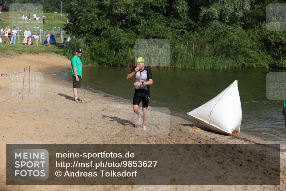 21.06.2026 - 29. Vierlanden-Triathlon Andreas Tolksdorf http://msf.ph/oto/9853627 21.06.2026 08:42:34 Schwimmen 148, 193, 210 meine-sportfotos.de