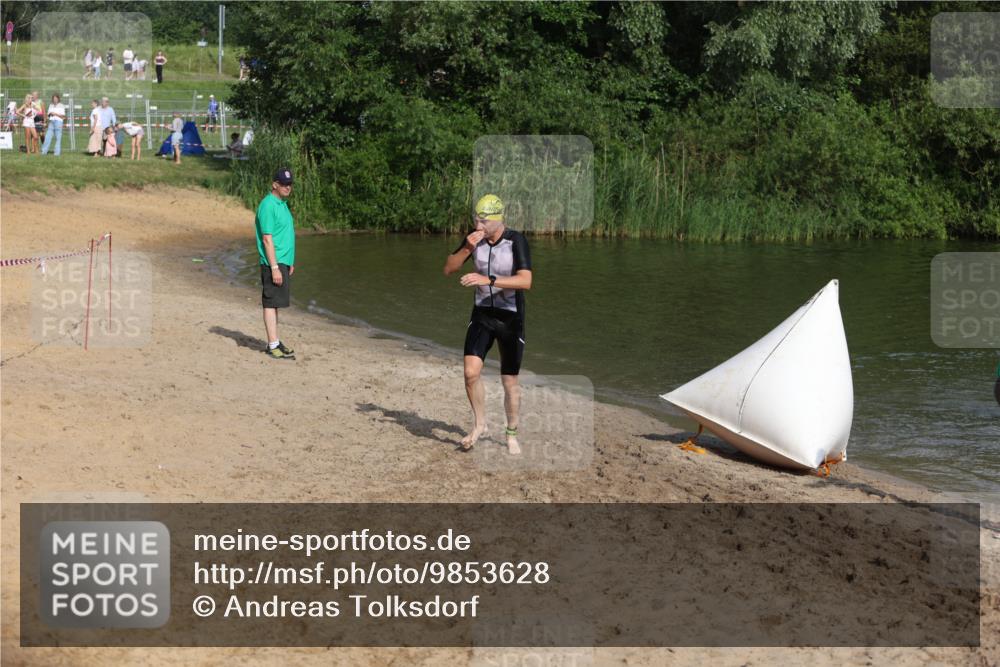 21.06.2026 - 29. Vierlanden-Triathlon Andreas Tolksdorf http://msf.ph/oto/9853628 21.06.2026 08:42:34 Schwimmen 148, 193, 210 meine-sportfotos.de
