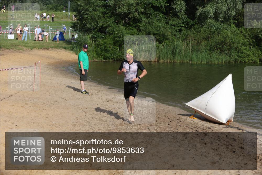 21.06.2026 - 29. Vierlanden-Triathlon Andreas Tolksdorf http://msf.ph/oto/9853633 21.06.2026 08:42:34 Schwimmen 148, 193, 210 meine-sportfotos.de